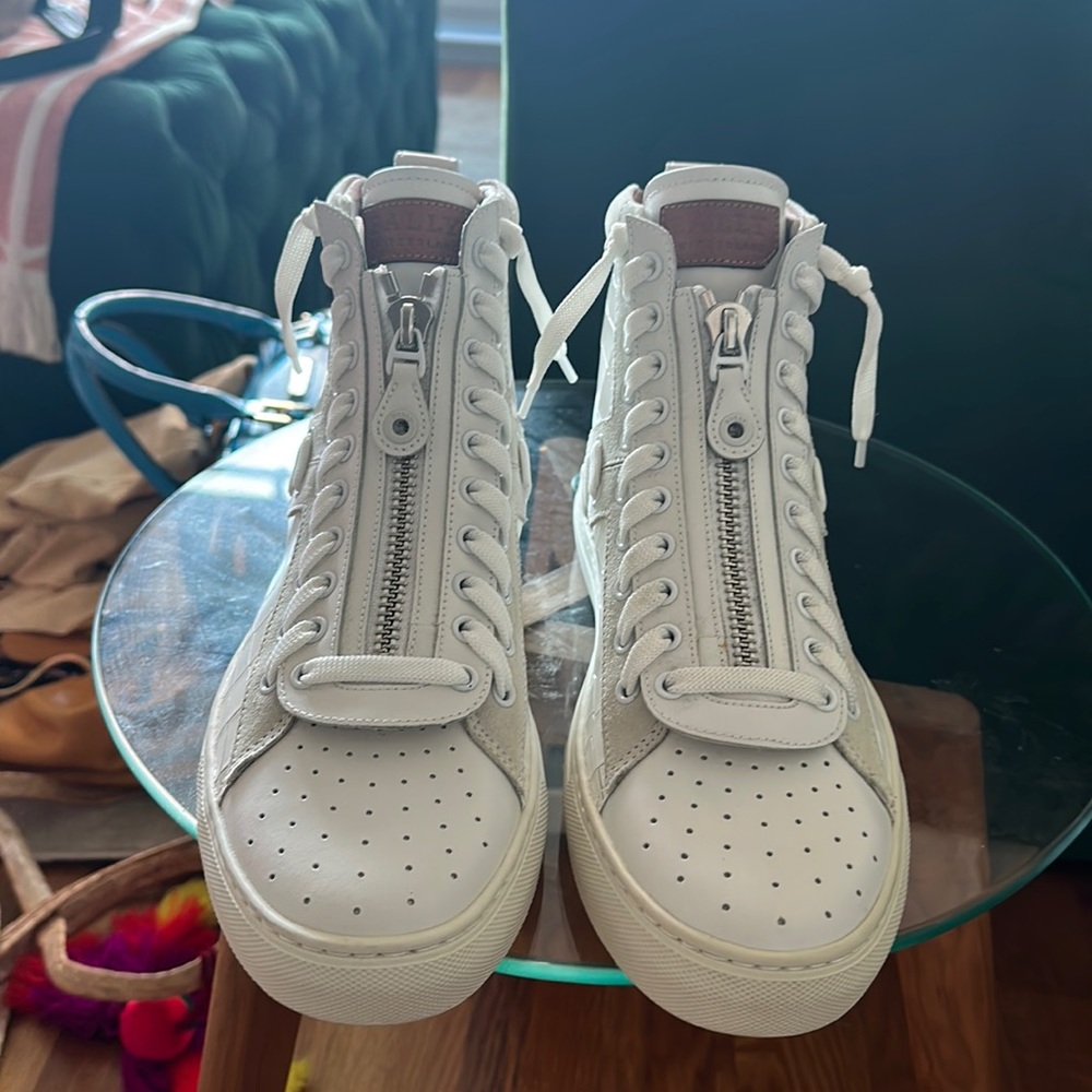 Bally Hekem White Crocodile Leather High-Too Sneaker